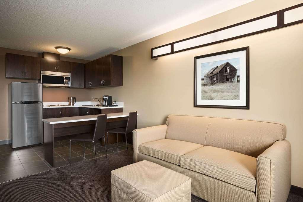 Microtel Inn And Suites By Wyndham Weyburn Chambre photo
