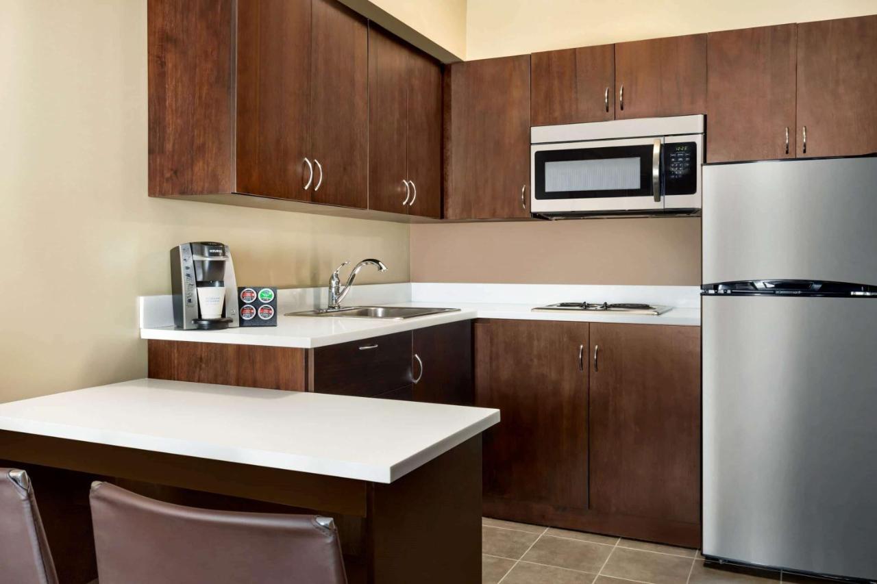 Microtel Inn And Suites By Wyndham Weyburn Extérieur photo