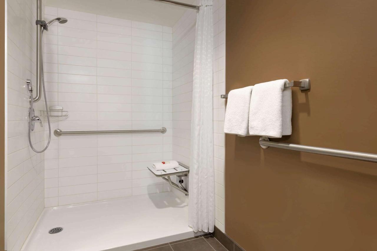 Microtel Inn And Suites By Wyndham Weyburn Extérieur photo