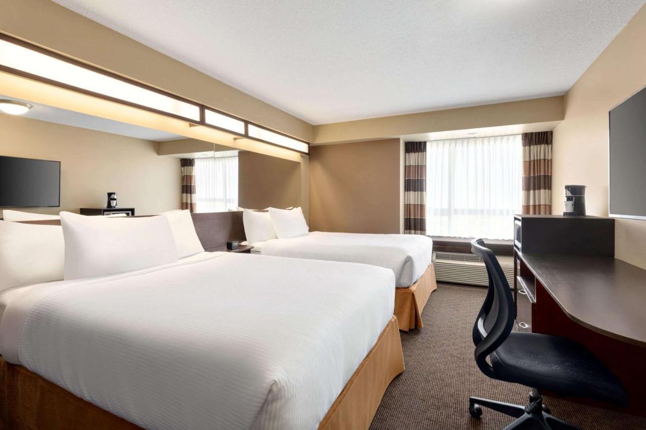 Microtel Inn And Suites By Wyndham Weyburn Extérieur photo