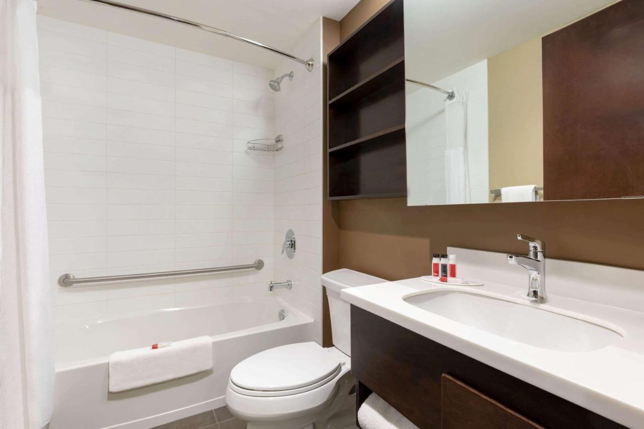 Microtel Inn And Suites By Wyndham Weyburn Extérieur photo