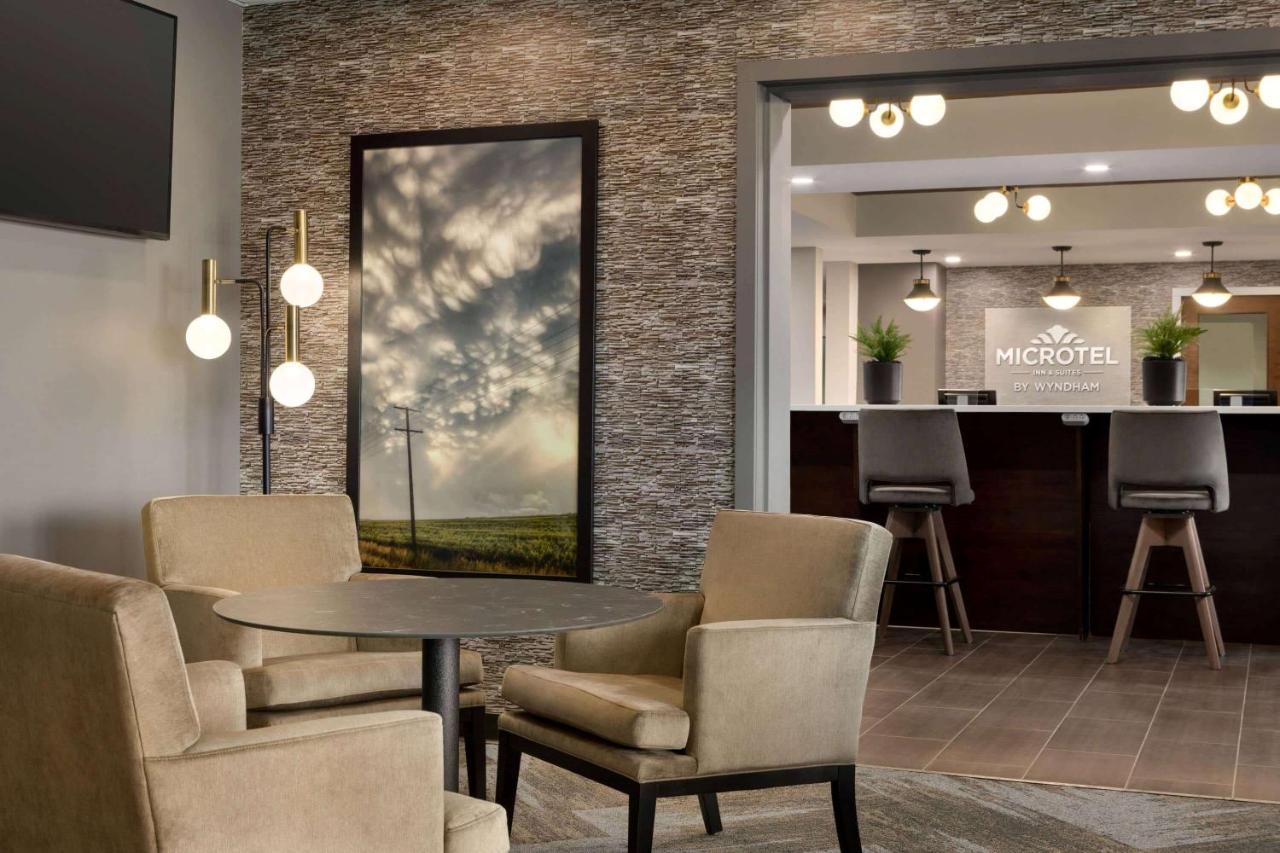 Microtel Inn And Suites By Wyndham Weyburn Extérieur photo