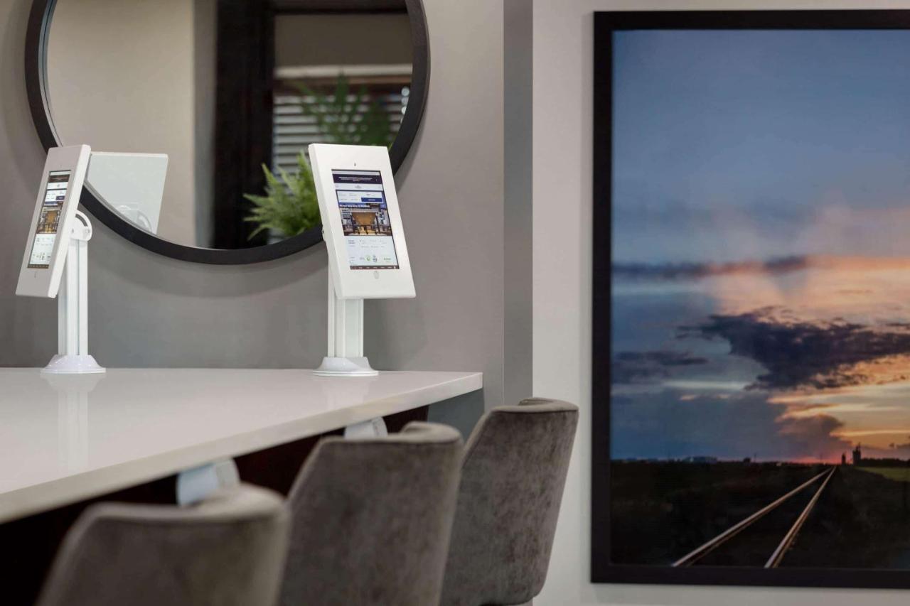 Microtel Inn And Suites By Wyndham Weyburn Extérieur photo