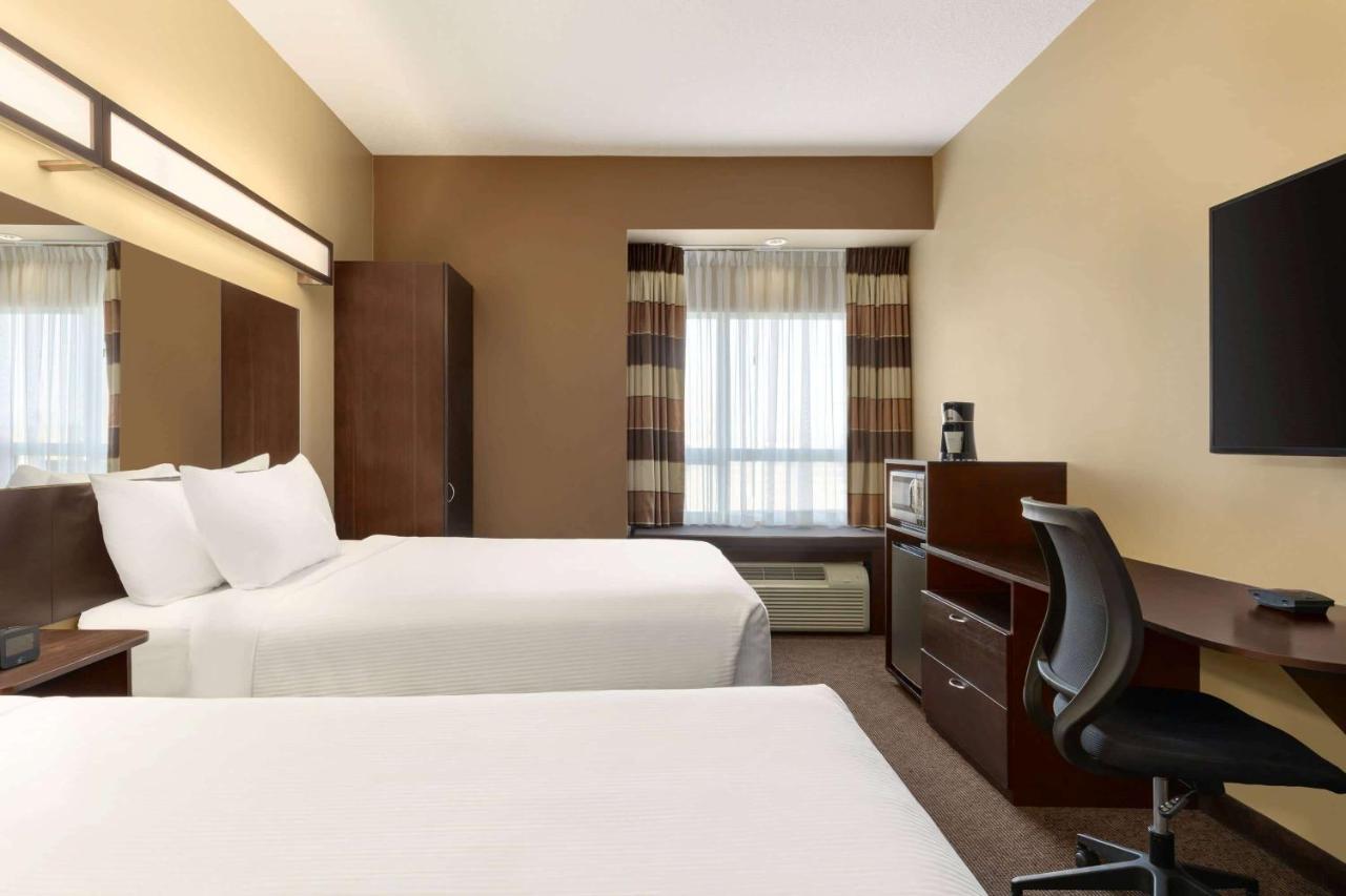 Microtel Inn And Suites By Wyndham Weyburn Extérieur photo