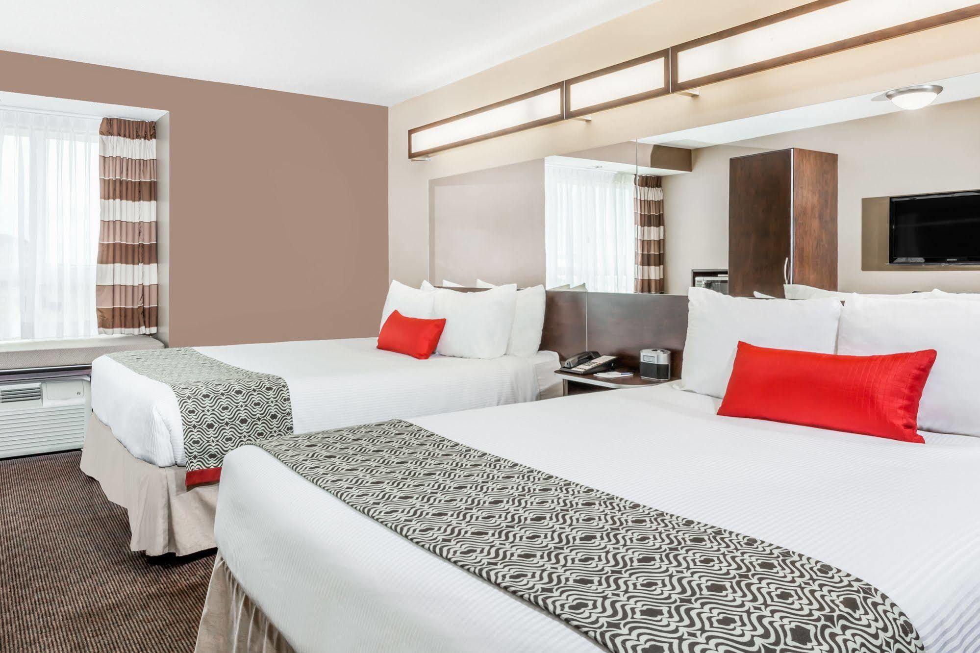 Microtel Inn And Suites By Wyndham Weyburn Extérieur photo